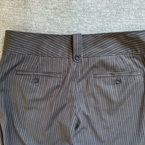 Old Navy NWT Low Waist Stretch Gray Pinstriped Trousers Sz. 10R - Picture 6 of 6